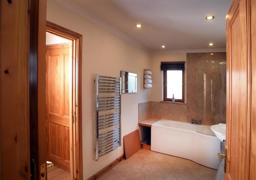 Rowan Cottage Self Catering room 2